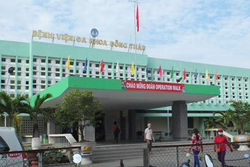 Phẫu thuật lần 2 lấy được 1 gạc nhỏ từ ổ áp xe tồn lưu vùng bụng