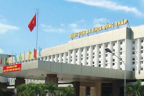Bỏ quên gạc khi mổ cho bệnh nhân, bác sĩ bị khiển trách
