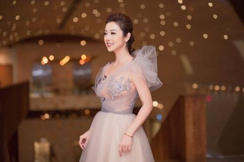 Jennifer Phạm khoe nhan sắc lộng lẫy của 'gái ba con' trông mòn con mắt