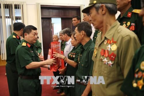 Đoàn đại biểu người có công với cách mạng tỉnh Đồng Nai thăm Bộ Quốc phòng