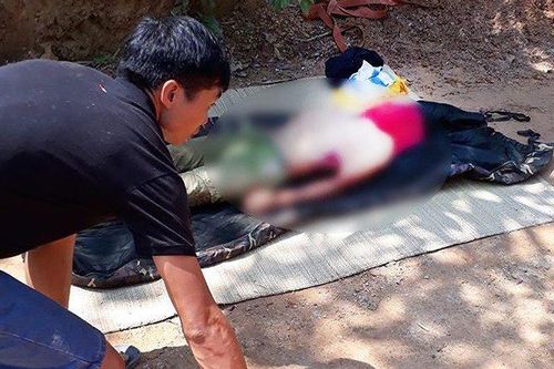 Đang sửa xe, tài xế chết thảm dưới bánh xe tải