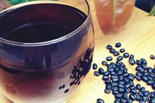 Nhầm lẫn tai hại trong việc sử dụng đỗ đen giải nhiệt, cần sớm dừng lại ngay