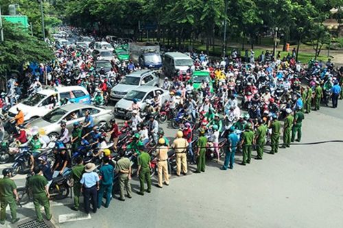 Yêu nước hay quá khích, bạo động?