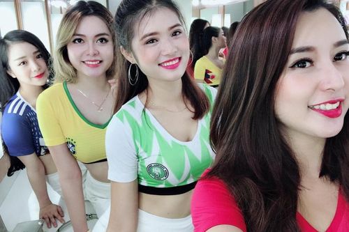 Hot girl bình luận World Cup 2018 gây tranh cãi trái chiều