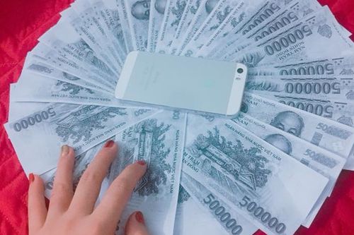 Dở khóc dở cười với màn mừng cưới bằng tiền photo của đám bạn thân 'lầy lội'