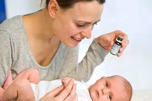 Con chán ăn, ngộ độc vì mẹ chăm cho uống vitamin D