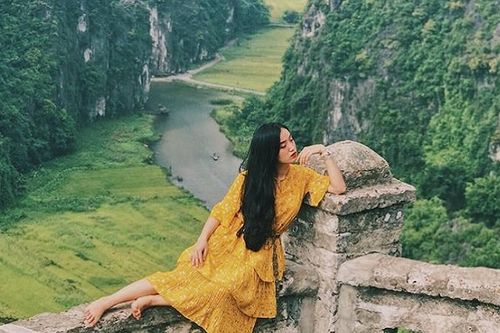 Đến Ninh Bình, 9x xinh đẹp khẳng định 'Việt Nam đẹp không thua đất nước nào'