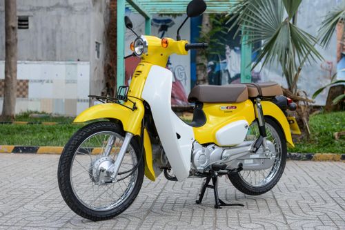 Huyền thoại Honda Super Cub đời 2018 giá 80 triệu đồng về VN