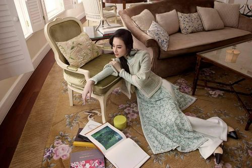 Hiếm ai được như Angela Phương Trinh, mặc hở đã đẹp, mặc kín càng quyến rũ mê hồn!