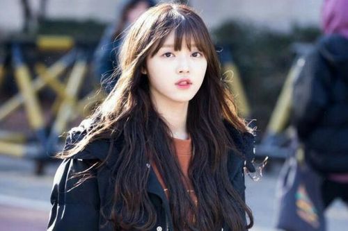 Học lỏm bí quyết vàng làm đẹp da giữa mùa hè nóng nực của YooA (Oh My Girl)