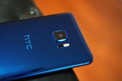 HTC rơi vào khủng hoảng, doanh thu giảm mạnh nhất trong 2 năm qua