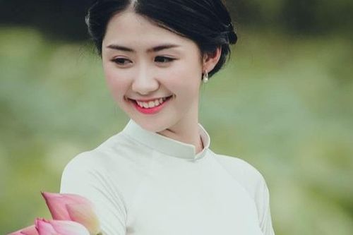 Ngẩn ngơ trước nhan sắc nữ tiếp viên hàng không ở cuộc thi Hoa hậu Việt Nam 2018