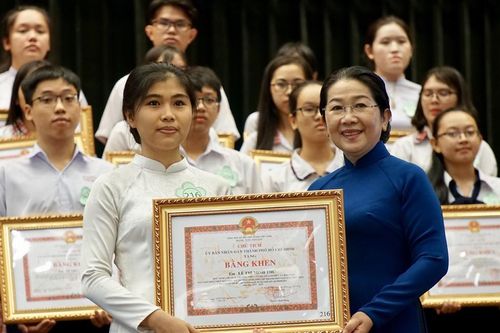 TPHCM: Tôn vinh và khen thưởng 778 học sinh giỏi năm học 2017-2018