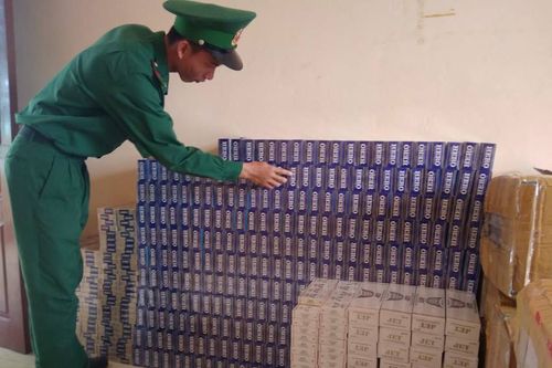 Bắt 2 vụ vận chuyển thuốc lá lậu số lượng lớn