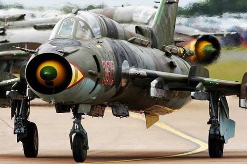 Quốc gia nào đang dùng máy bay Su-22 giống Việt Nam?