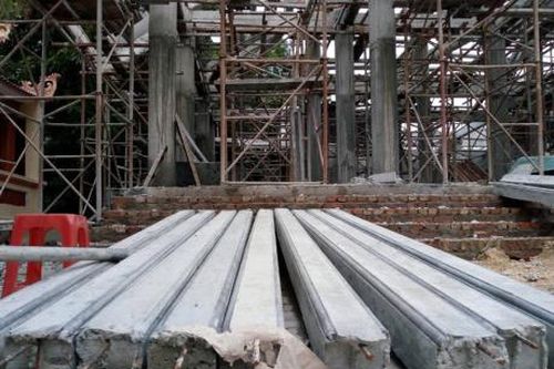 Hà Nội đình chỉ xây dựng công trình bê tông hóa di tích 300 năm tuổi