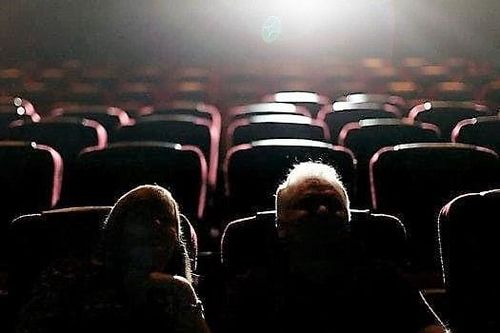 CGV và nhân viên có trách nhiệm gì về vụ tung ảnh nóng đôi trai gái?