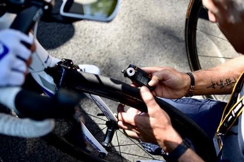 Tại sao lốp của các loại xe đạp tham gia giải Tour de France đang ngày càng lớn hơn và áp suất thấp hơn?