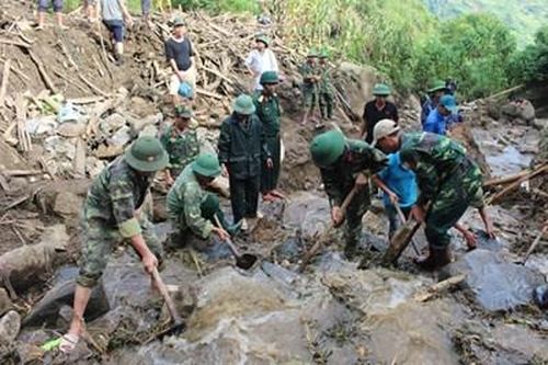 Cán bộ, chiến sĩ giúp nhân dân Lai Châu, Sơn La khắc phục hậu quả mưa lũ