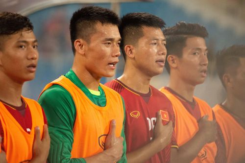 Dương Hồng Sơn: Ông Park chỉ chọn Văn Lâm khi Bùi Tiến Dũng quá sa sút