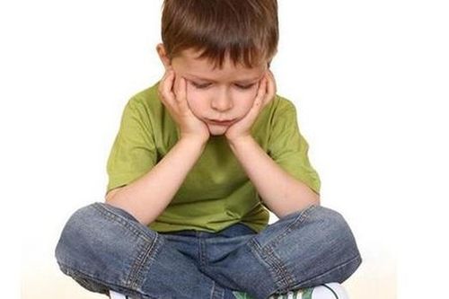 Con bị táo bón, mẹ tuyệt đối tránh cho ăn những thực phẩm này