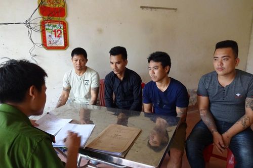 Khởi tố nhóm đối tượng đánh dằn mặt nhà xe