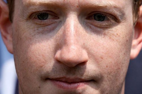 Facebook hiển thị nội dung của bao nhiêu bạn bè trên newsfeed người dùng?