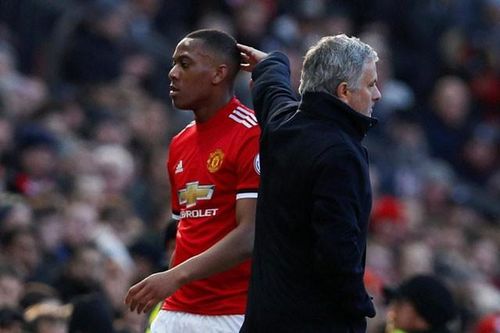 Mourinho tình cờ tiết lộ chuyện Martial dính án phạt nặng