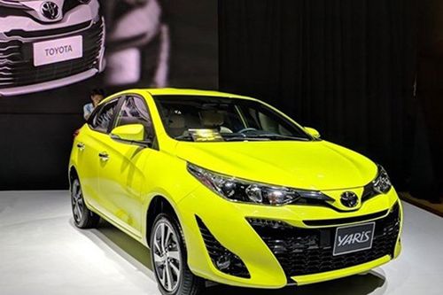 Ô tô bất ngờ ngược chiều tăng giá trong tháng cô hồn