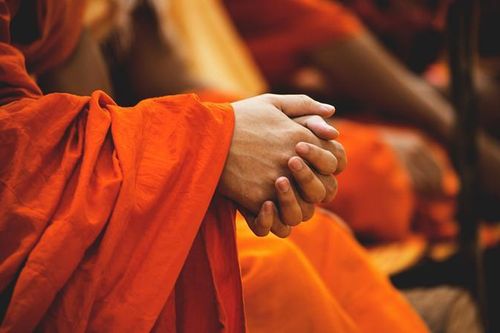 Chuyện tên trộm, vị cao tăng và cái bát dát vàng vứt giữa sân