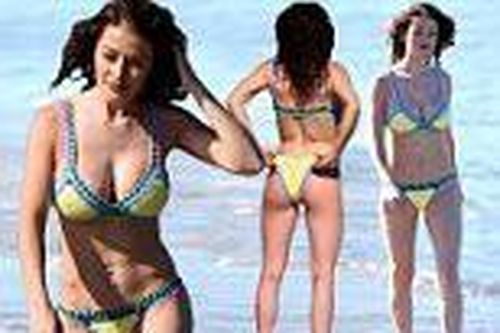 Jess Impiazzi khoe thể hình săn chắc, gợi cảm đáng ngưỡng mộ