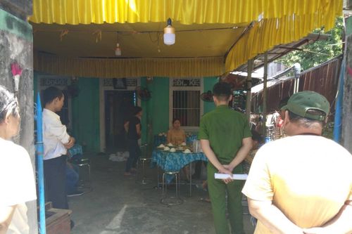 Tới dự đám tang bạn, vô cớ bị tấn công cứa cổ chết