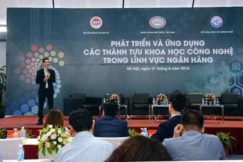 'Phát triển và ứng dụng các thành tựu khoa học công nghệ trong lĩnh vực ngân hàng'
