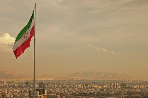 Giữa căng thẳng với Mỹ, Iran ra mắt máy bay chiến đấu tự sản xuất