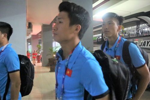 Olympic Việt Nam có mặt tại sân, sẵn sàng trận gặp Bahrain