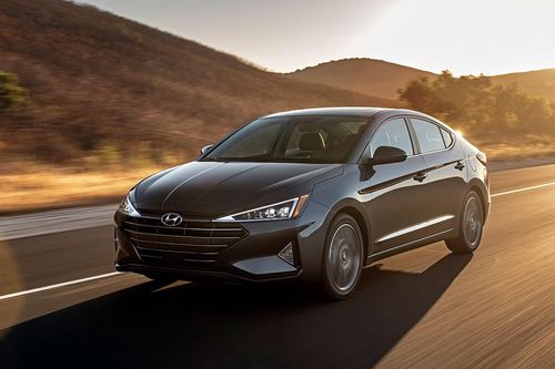 Hyundai Elantra 2019 khác với phiên bản cũ như thế nào?