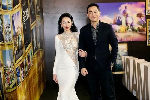 Nhan Phúc Vinh tình tứ bên MC Quỳnh Chi