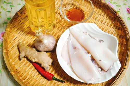 Tối nay ăn gì: Làm mực chiên nước mắm cho ngày sang thu