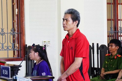Nhận bán giúp ma túy, 'lãi' 15 năm tù