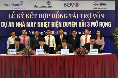 'Bơm' hàng chục ngàn tỷ cho EVN nhưng lại 'dè chừng' với PVN