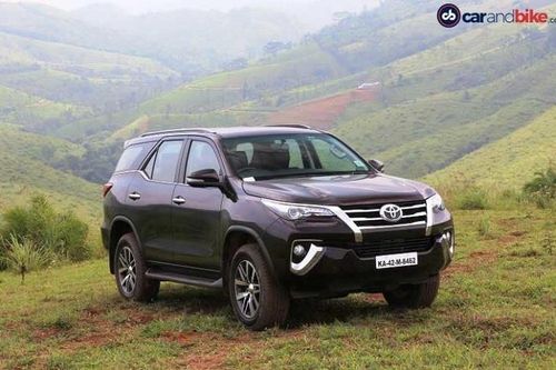Toyota Fortuner và Innova 2018 tại Ấn Độ có gì?