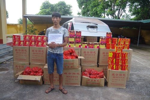 Vượt biên vác pháo thuê về Việt Nam
