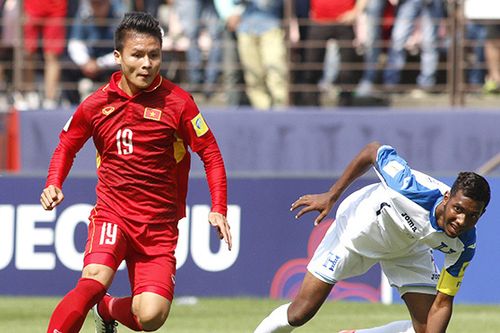 Ông Hải 'lơ' mừng vì Hà Nội FC chưa cho Quang Hải xuất ngoại