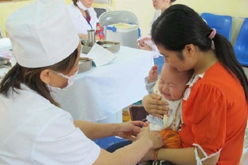 Tháng 10 mới có đủ vaccine '5 trong 1', trẻ bị chậm tiêm ảnh hưởng thế nào?