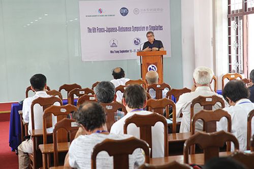 'Kỳ dị toán học' - cơ hội giao lưu học hỏi cộng đồng Toán học quốc tế