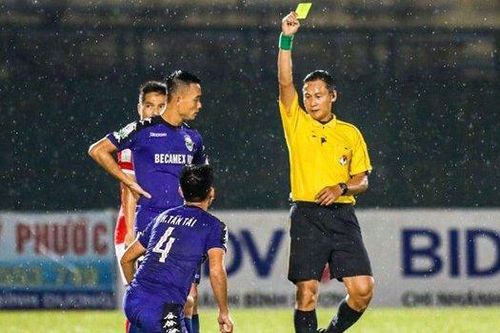 Thảm họa trọng tài Trần Văn Lập: Một năm 2 lần bị treo còi hết giải