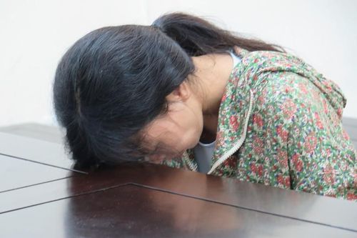Cô gái bị chủ nhà nghỉ tố cáo khi rủ chị ruột đi bán dâm