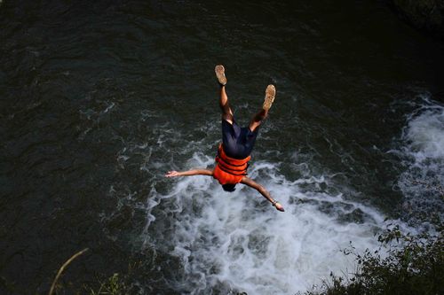 Tạm dừng các tour mạo hiểm sau vụ du khách Hàn Quốc tử vong khi nhảy thác