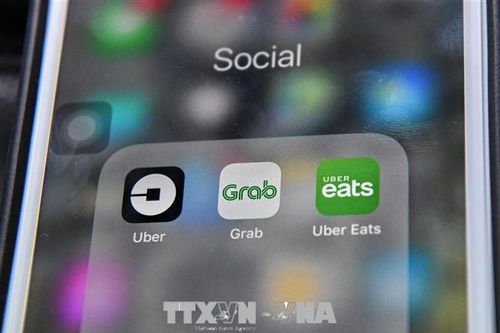 Grab và Uber bị phạt gần 10 triệu USD tại Singapore