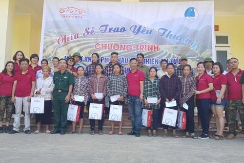 Mang Trung Thu về với thiếu nhi vùng lũ Mường Lát, Thanh Hóa